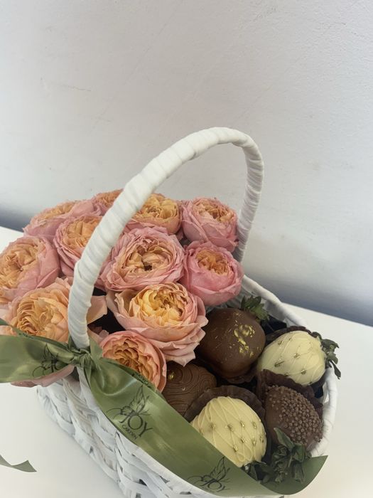 Букет карзинамен