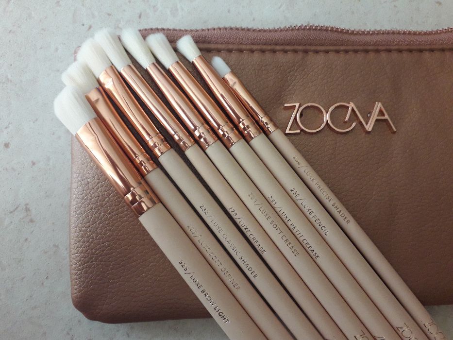 028 нов сет четки за грим Зоева 12бр с чантичка розово Zoeva brush set