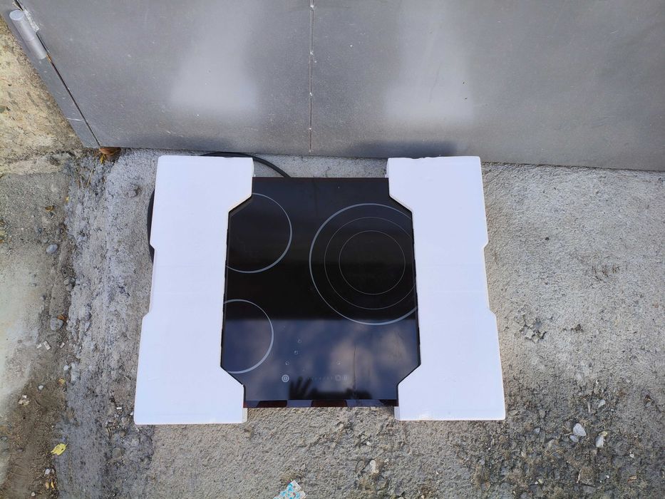 Стъклокерамичен плот за вграждане "TEKA" TRS 635 с три зони,черен