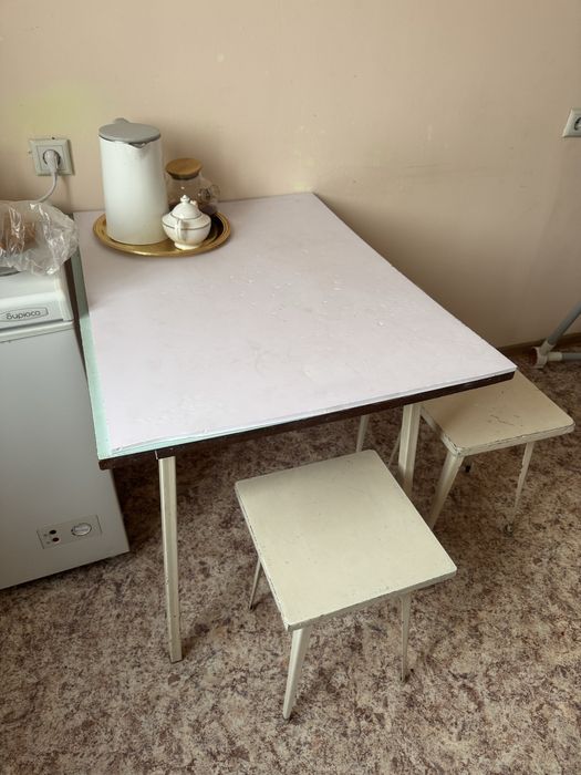 Продам стул и стулья кухонный