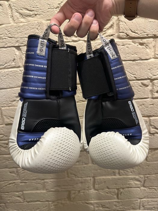 Боксерские перчатки 10