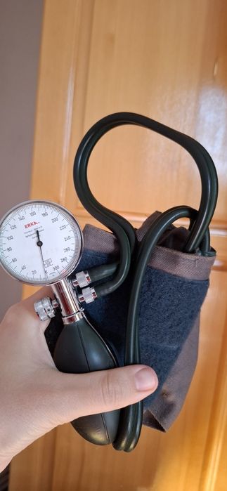 ERKA Perfect Aneroid — механичен апарат за кръвно, отлично състояние