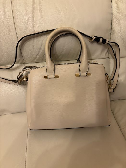 Дамски чанти по 20 лв. всяка