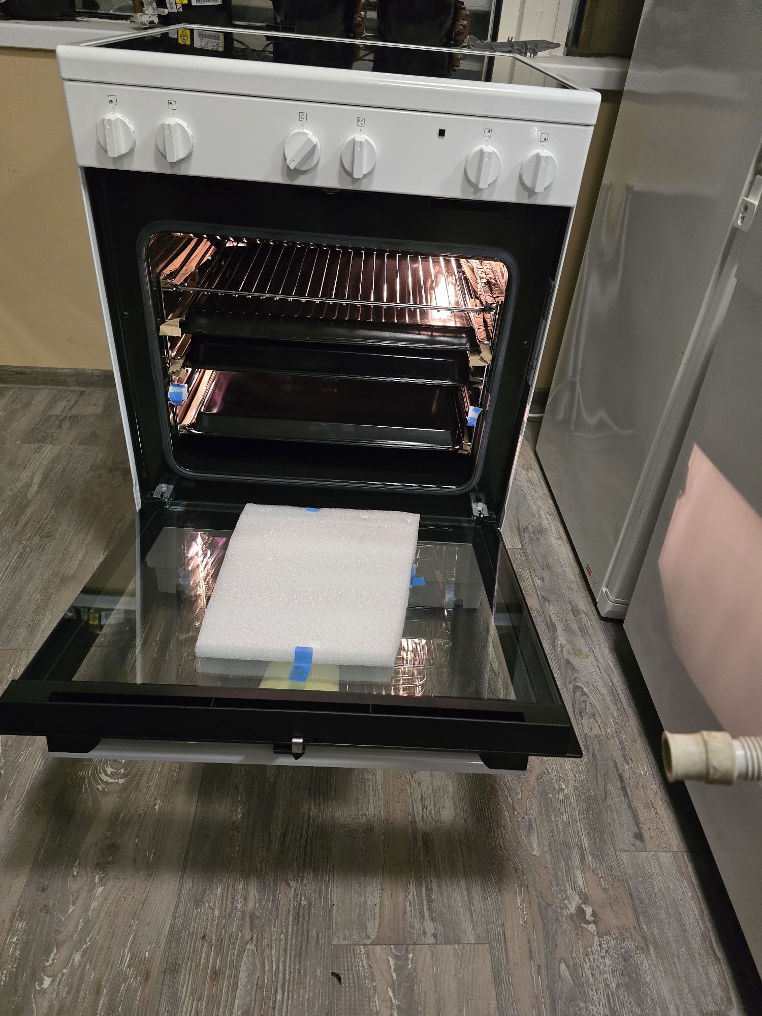 Печка Voss Electrolux нова