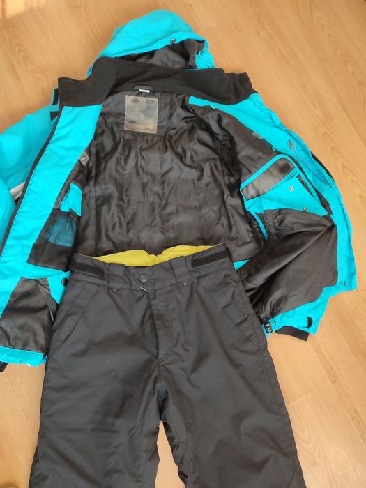 Дамска ски екипировка С размер.