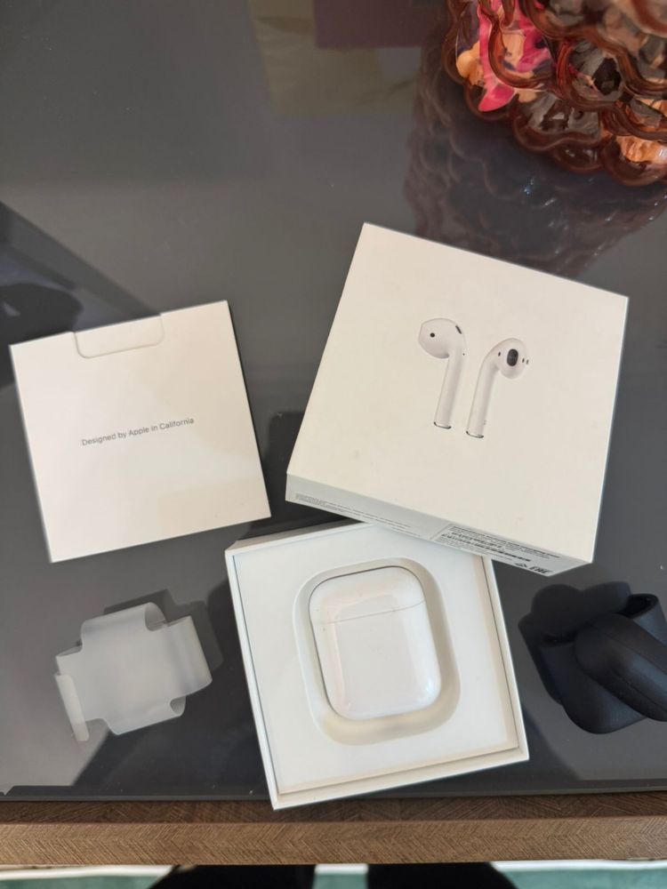 Airpods 2, Оригинальные