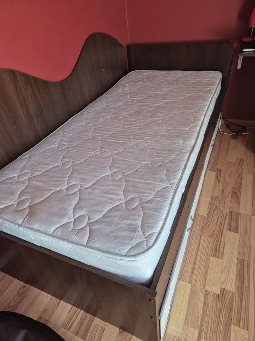 Pat cu 2 sertare + Saltea