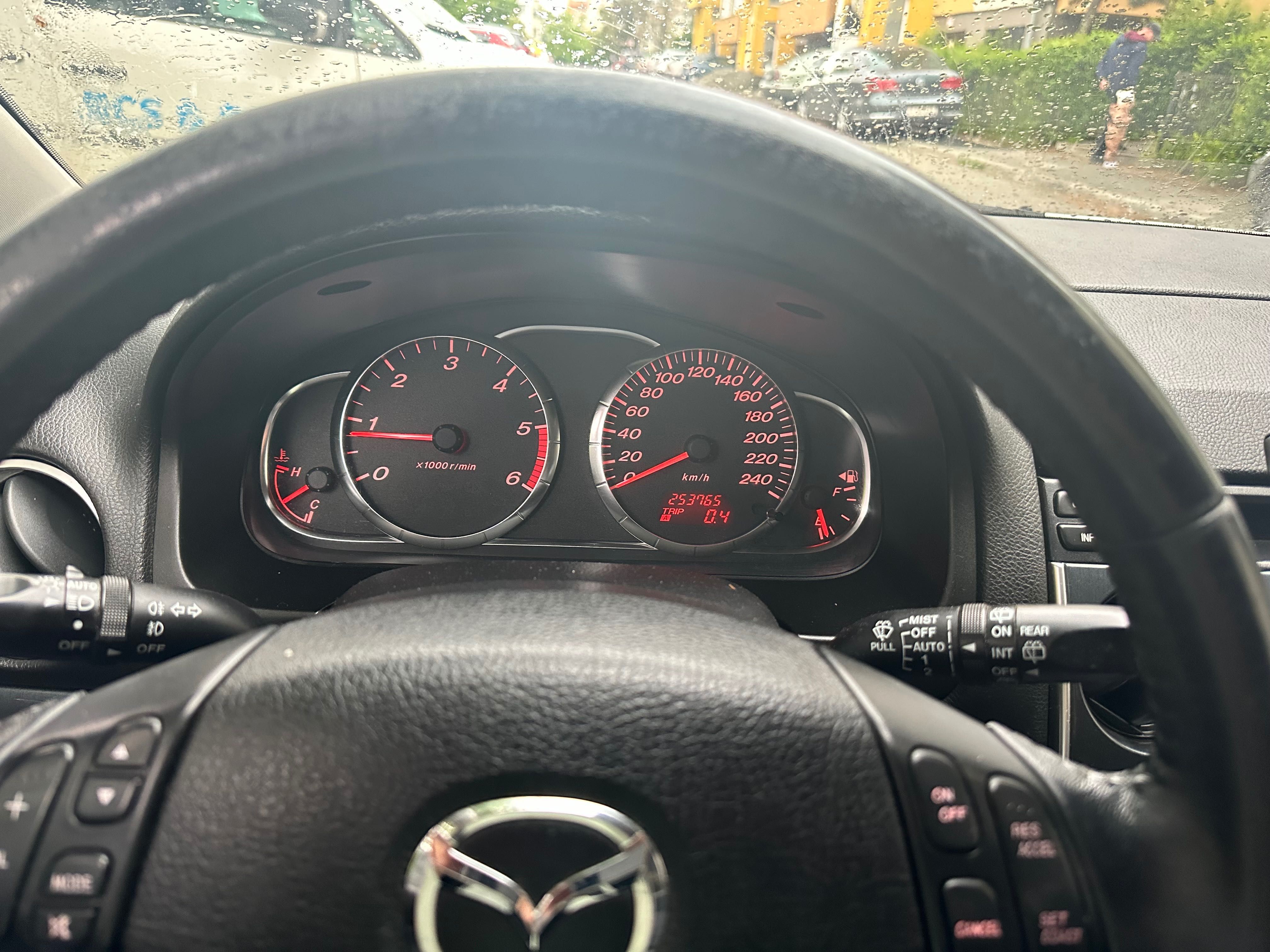 Vând Mazda 6 2.0 diesel
