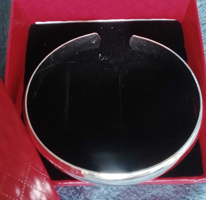 Нова,масивна, сребърна гривна в подаръчна кутия. Различни модели.