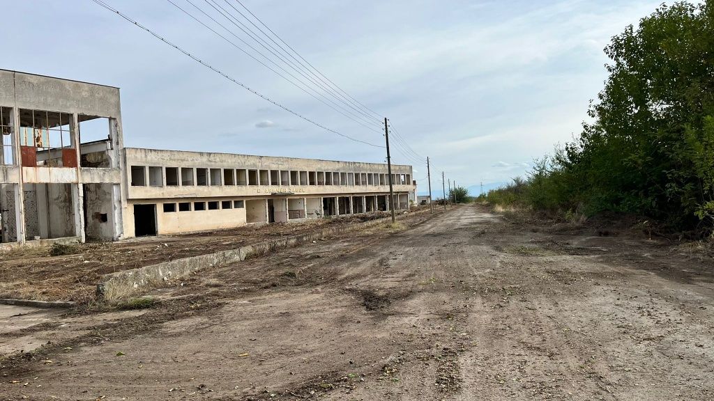 Продава се Промишлена сграда в Брезово - 30000 кв.м за 50 €/кв.м - Снимка #13