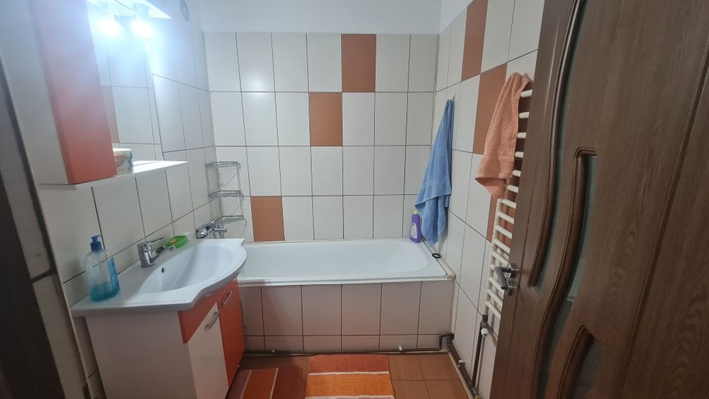 Vând apartament 2 camere bl d11 sc 3 et1 ap46 ultra central