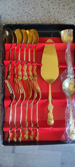 Продам позолоченный десертный набор про-во Германия.