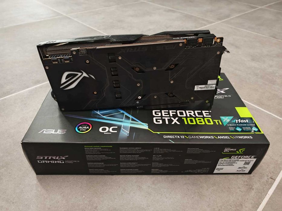 Placă video ASUS GeForce GTX 1080 Ti ROG STRIX de 11GB DDR5X 352-bit