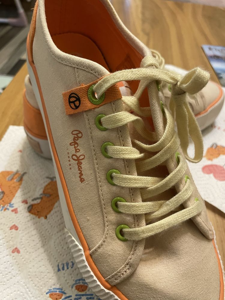 Продавам дамски кецове Pepe Jeans номер 40