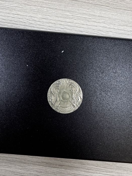 ПРОДАМ МОНЕТА 100тг с деффектом