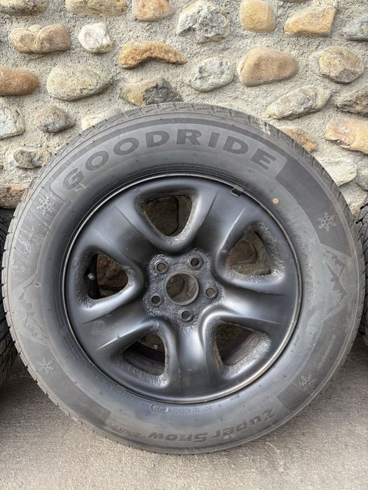 Anvelope de iarna cu jante 5x114,3  R16