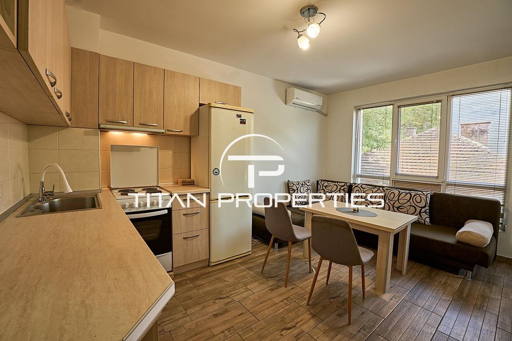 Дава се под наем Едностаен апартамент в Пловдив, Кършияка - 35 кв.м за 300 € - Снимка #2