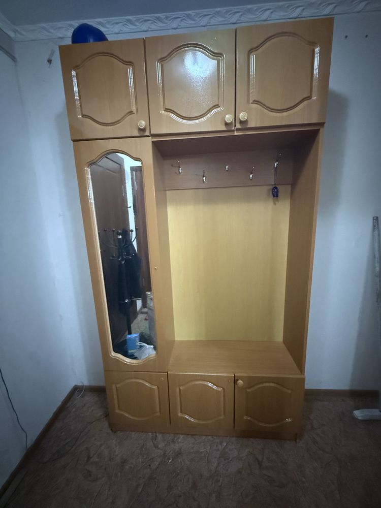 Продам шкаф для прихожей