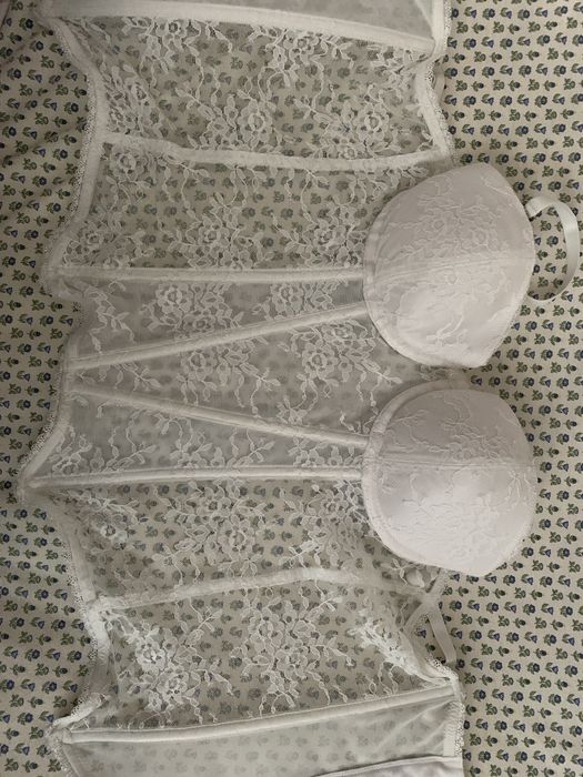 Corset din dantela superb
