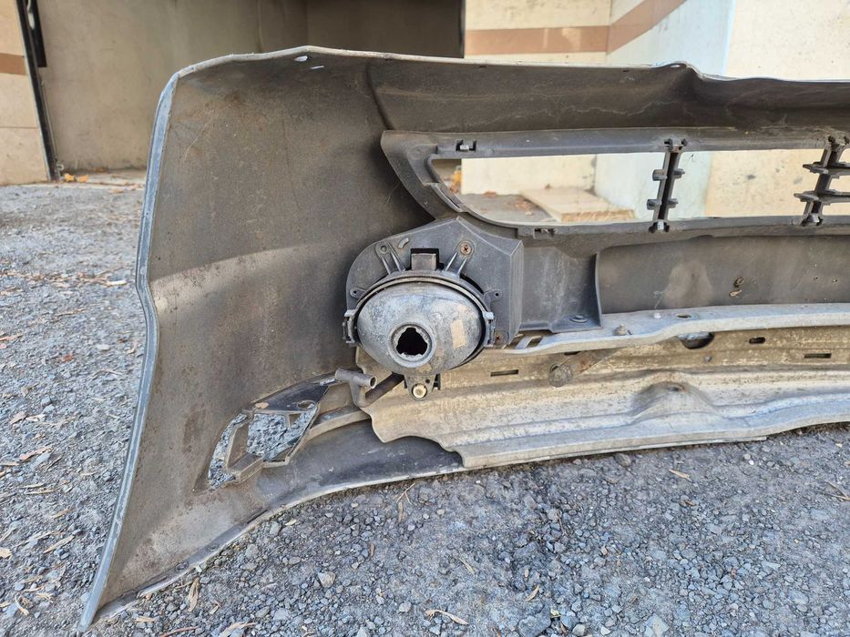 Подарявам предна броня от BMW Е46 330xi