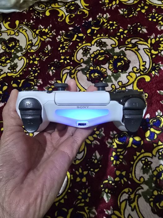 PS4 jostik 1dona sotiladi