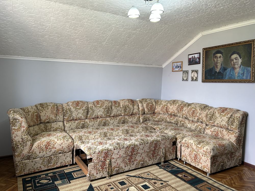Продаётся угловой диван (торг)