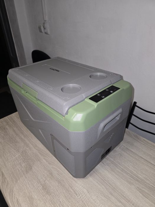Frigider auto cu compresor capacitate 30L