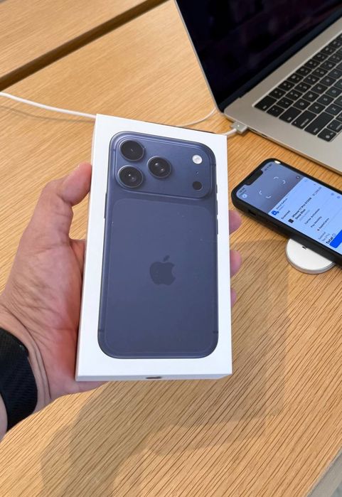 Iphone 17 pro 512mb blue