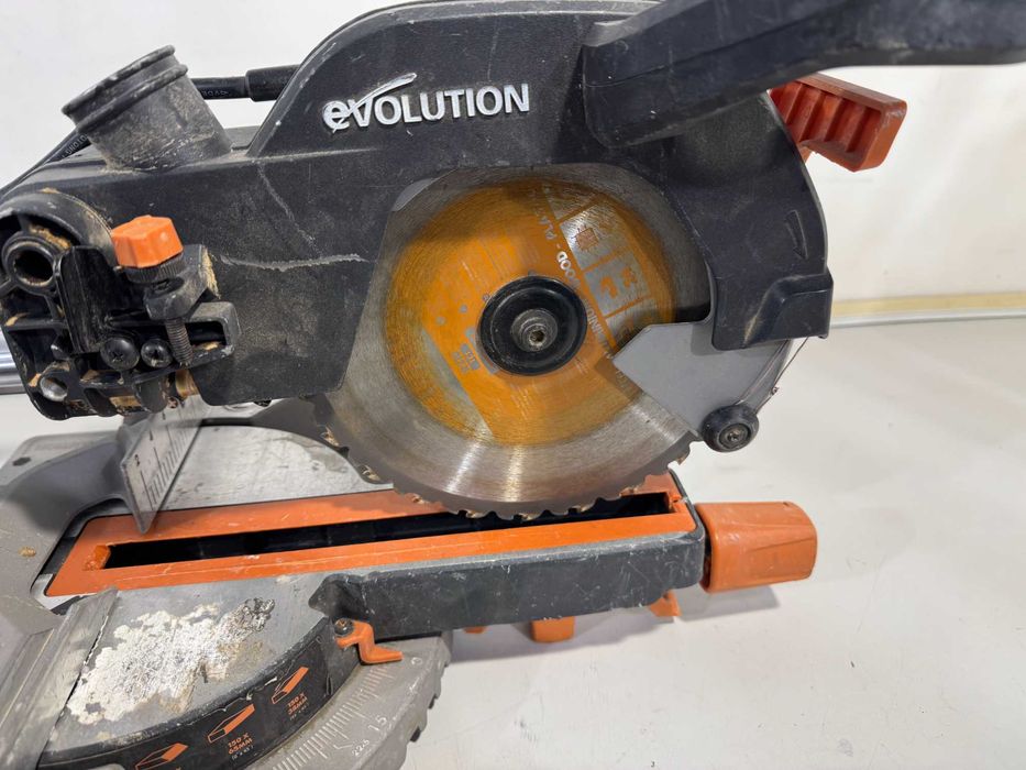 Циркуляр пендула - Evolution 1500W \ 210mm \ 110V