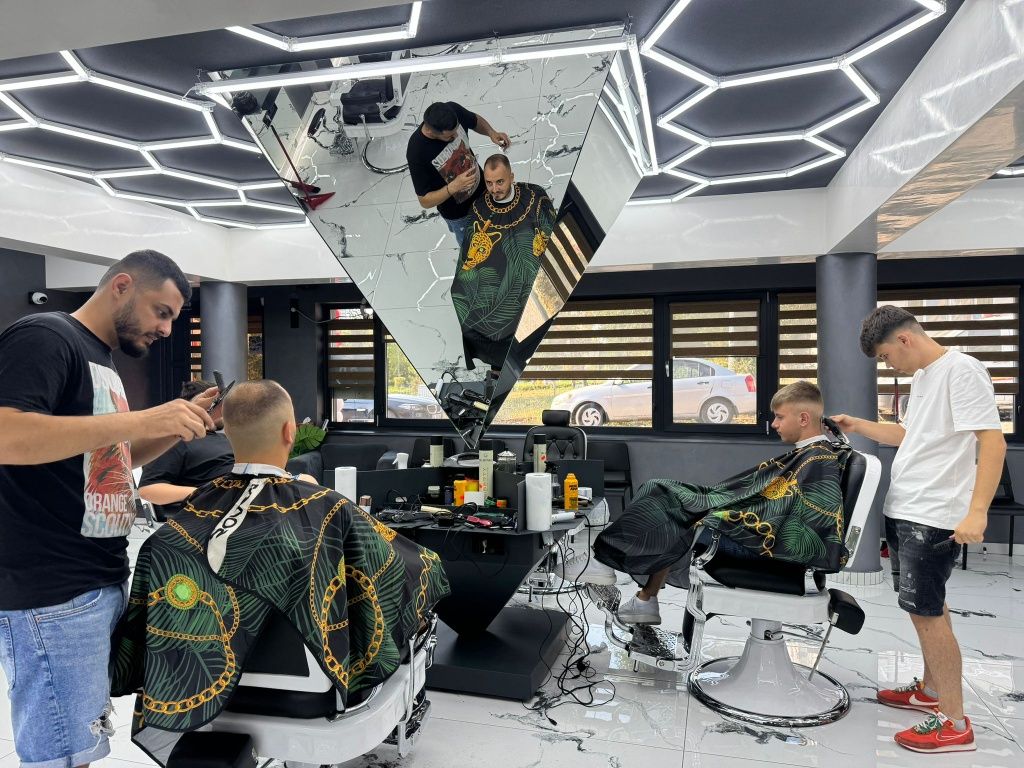 Inchiriere post lucru/ scaun frizer/barbershop