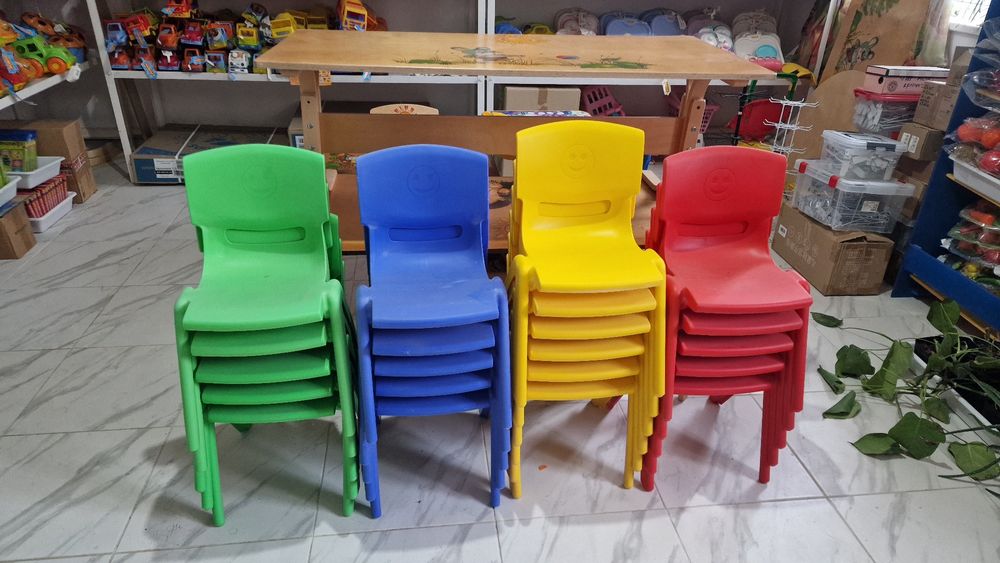 Стул детский пластиковый