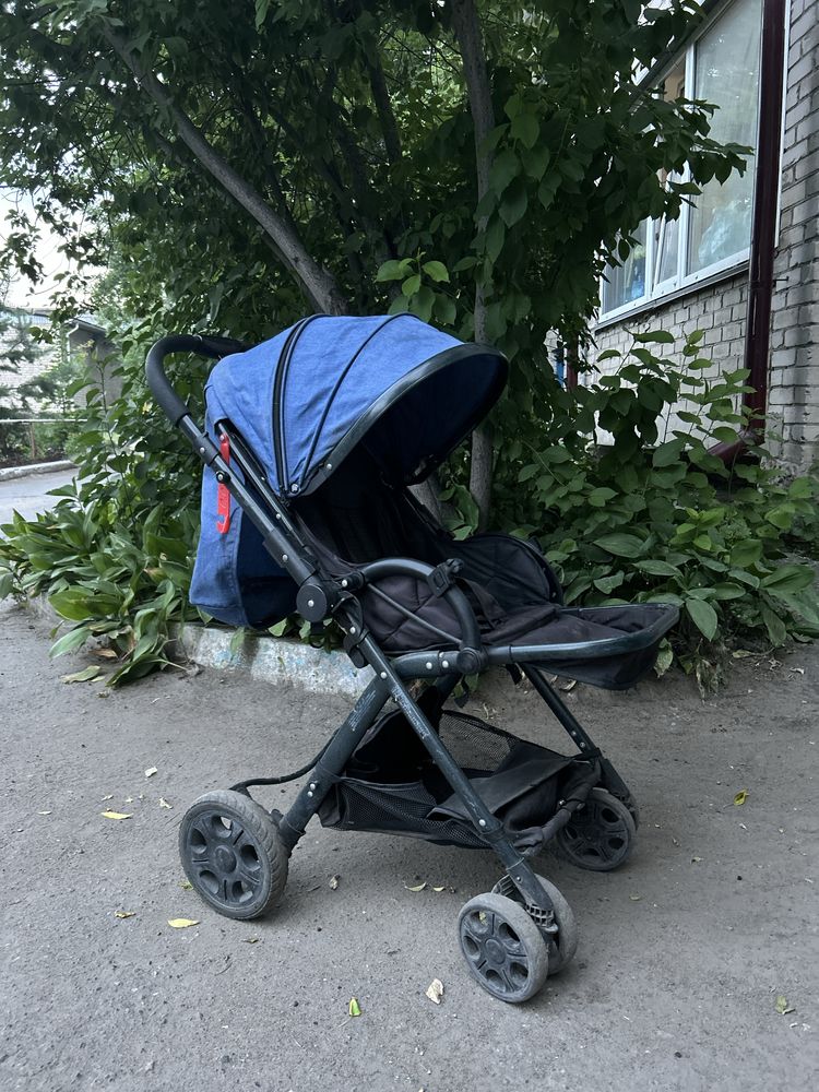 Коляска прогулочная