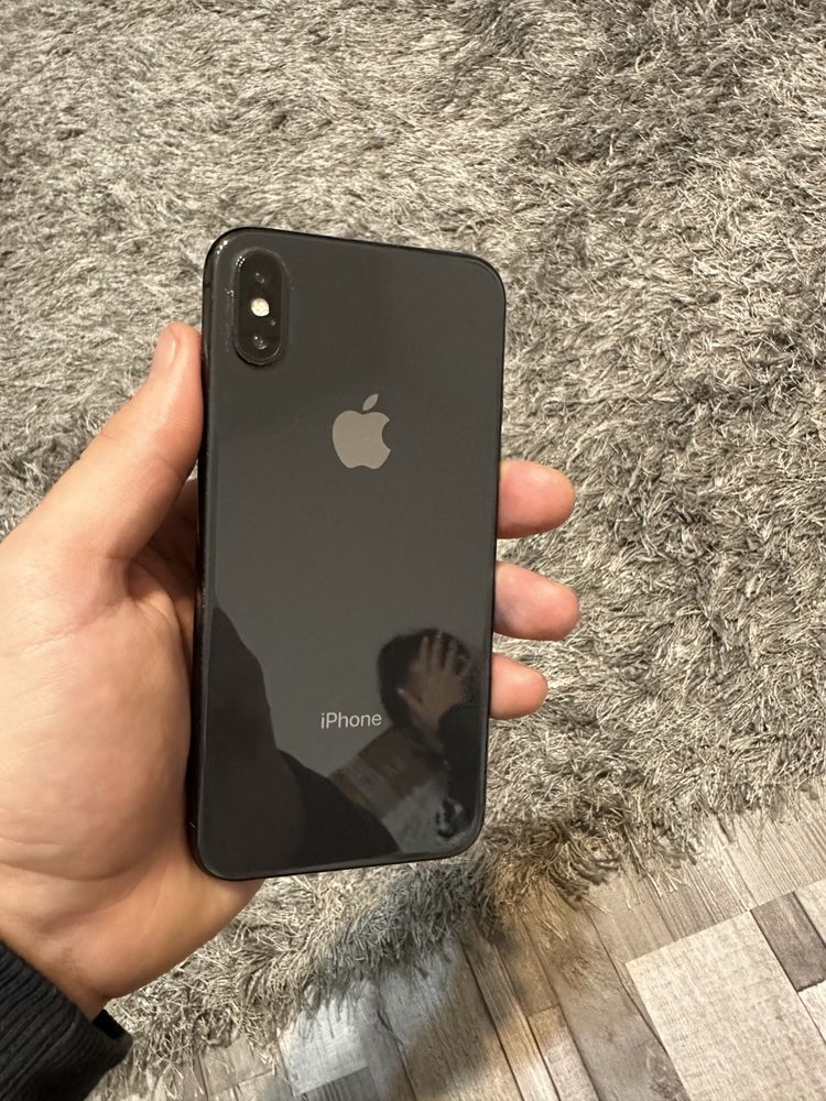 Vand iphone X pentru piese