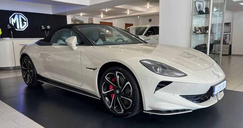 MG Cyberster Cyberster Exclusive Black Top 375KW AWD 77KWh