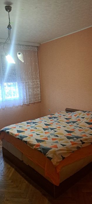 Етаж от къща с гараж и таван