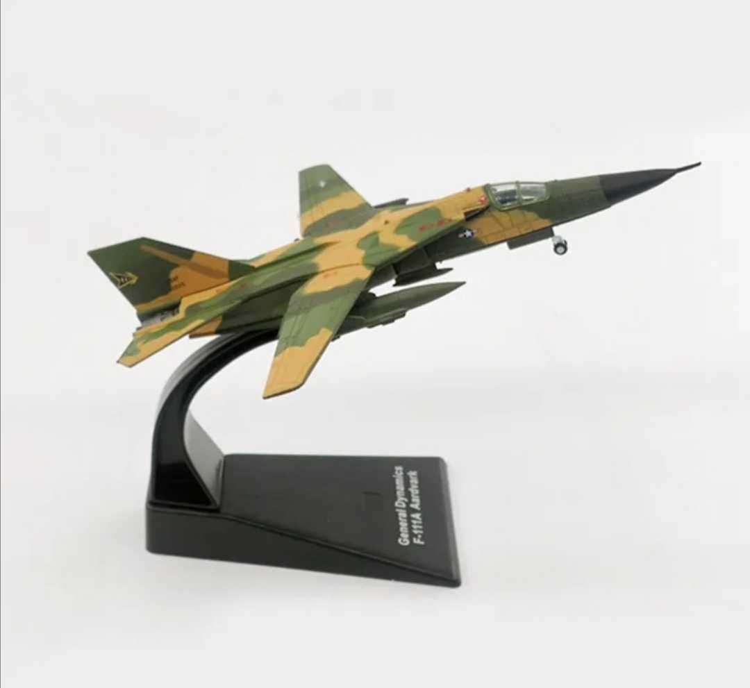 Macheta avion US Air Force F-111 Aadvark