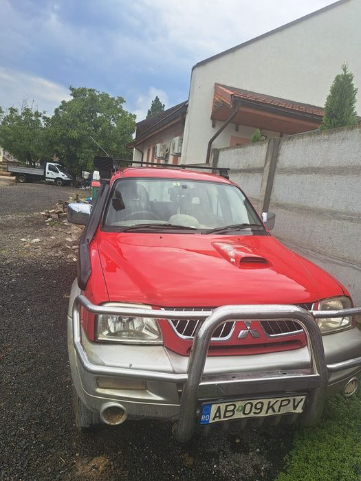 Vând Mitsubishi l200
