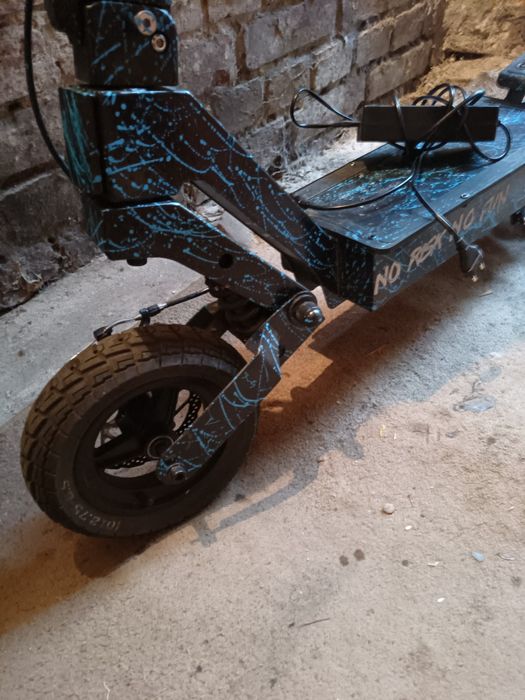 Trotineta kukyrin G2  2025 aproape noua