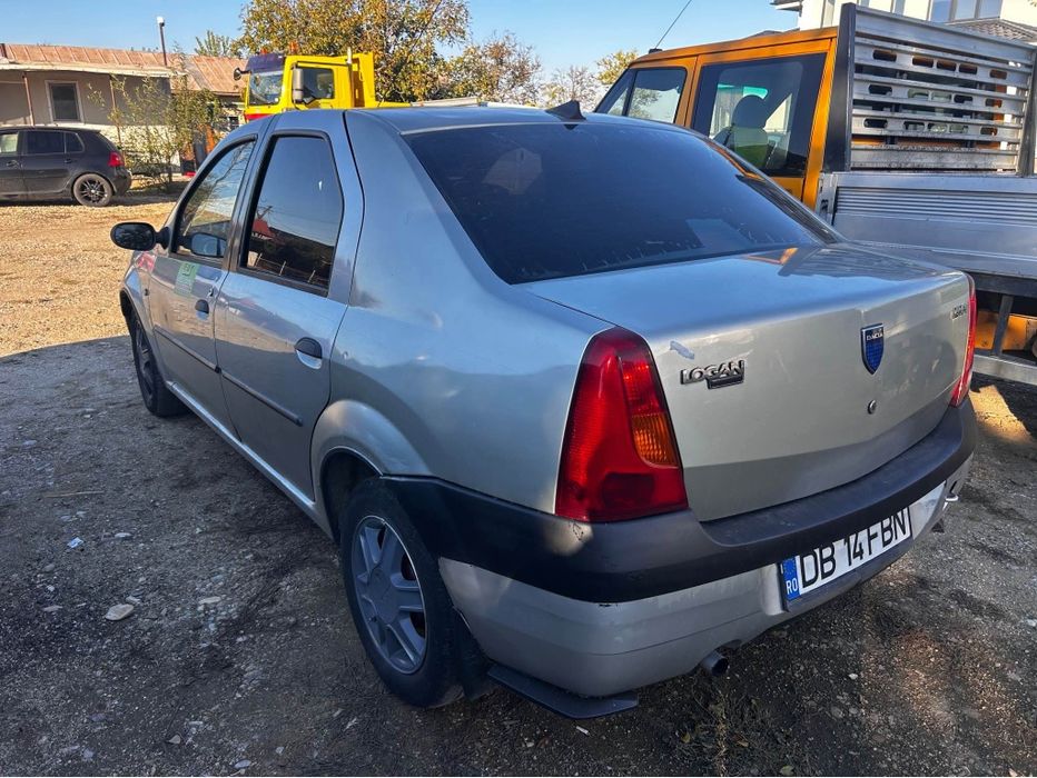 Dacia Logan , 1,6 benzina 
stare buna cu toate actele valabile la zi