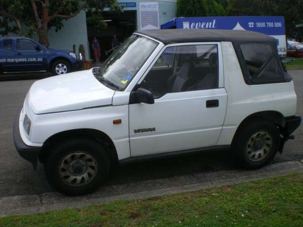 dezmembrez suzuki vitara in 2 si 4 usi