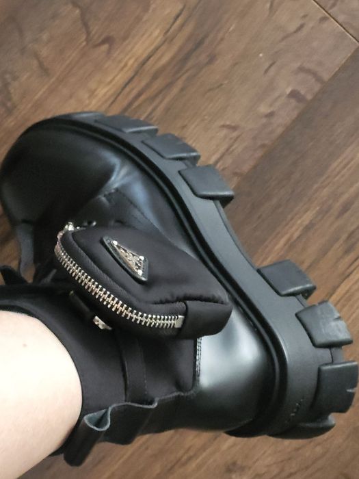 Ghete tip Prada.