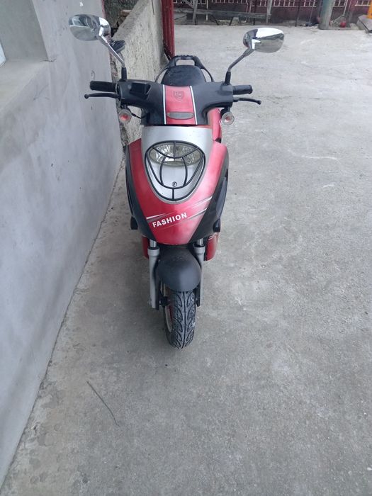 Scuter de vânzare