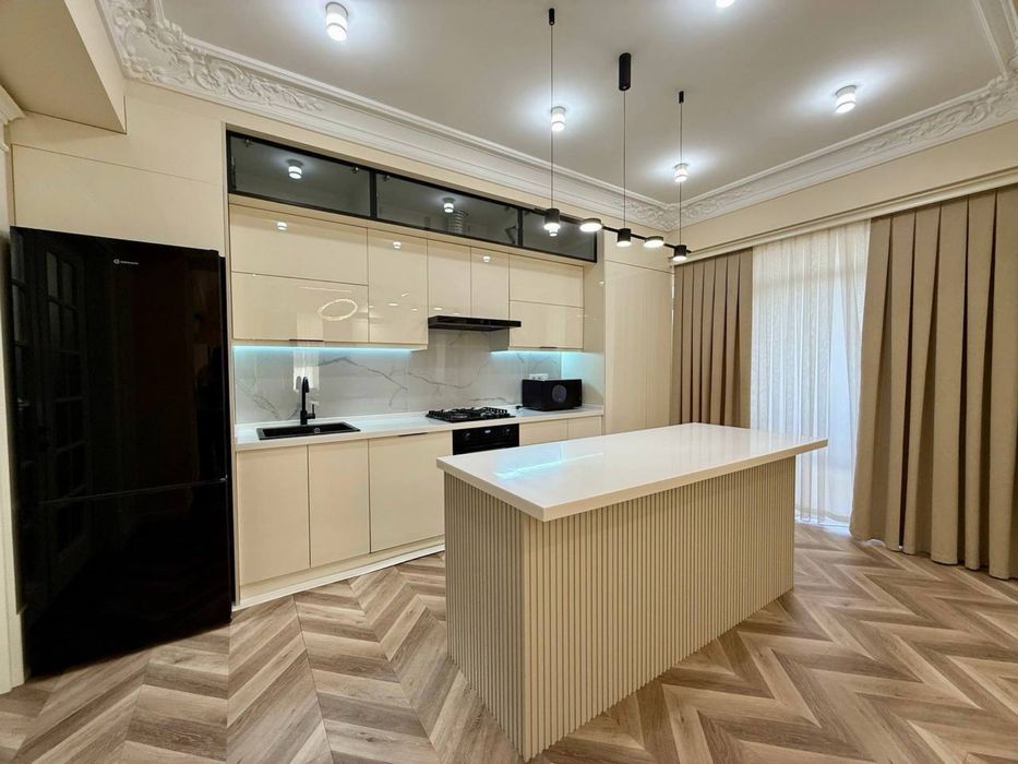 Срочно продается 218м2 квартира в Яккасарай ЖК МАДРИД