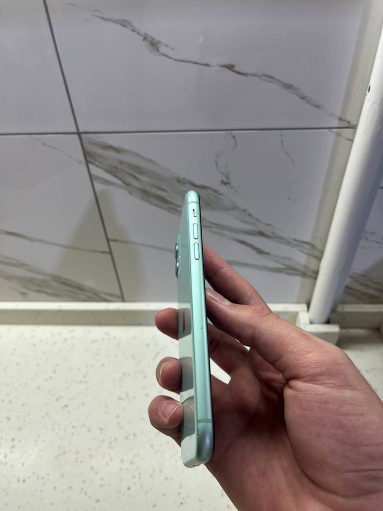iPhone 11