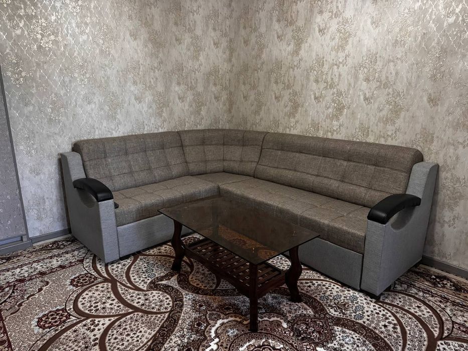 Mebellarni qayta ta'mirlash xizmati.