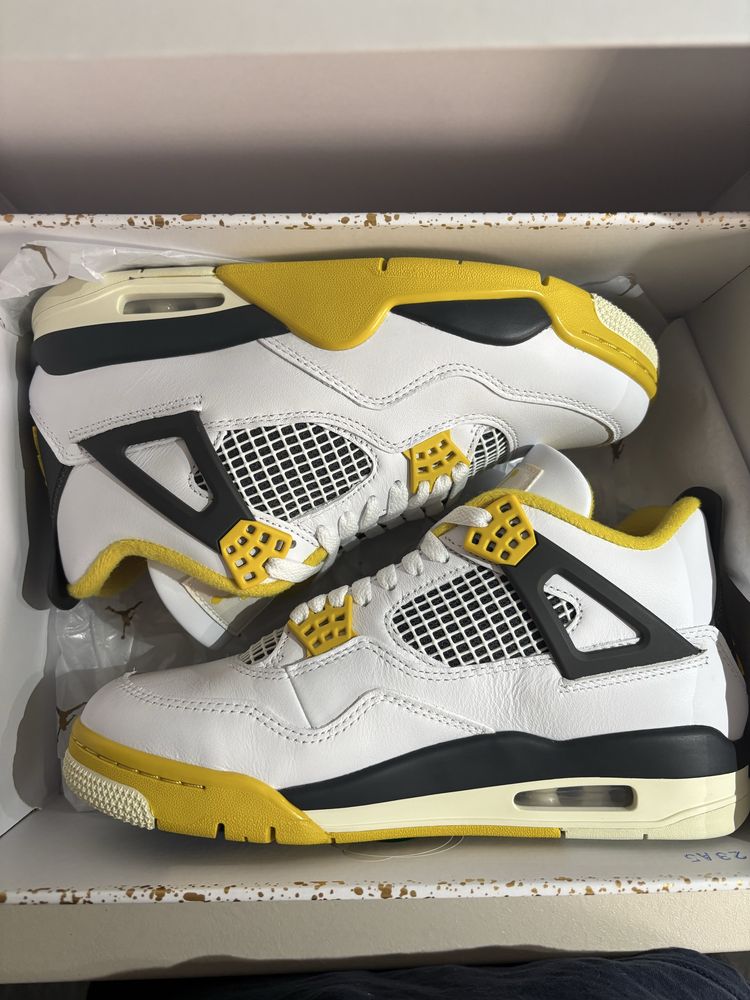 Air Jordan Retro 4