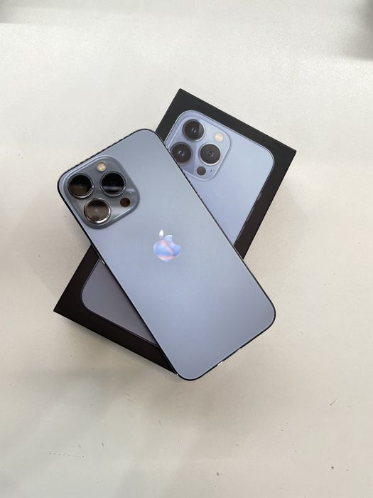  iPhone 13 pro sierra blue