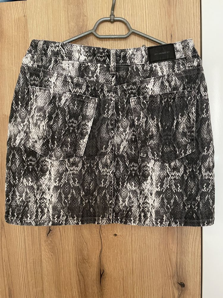 Дамска пола Zara