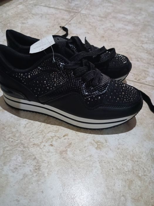 Нови дамски обувки