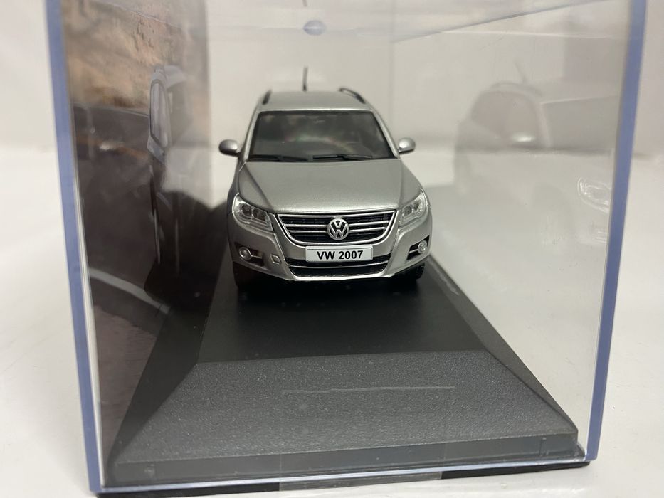 VOLKSVAGEN TIGUAN an 2007 machetă auto scara 1:43